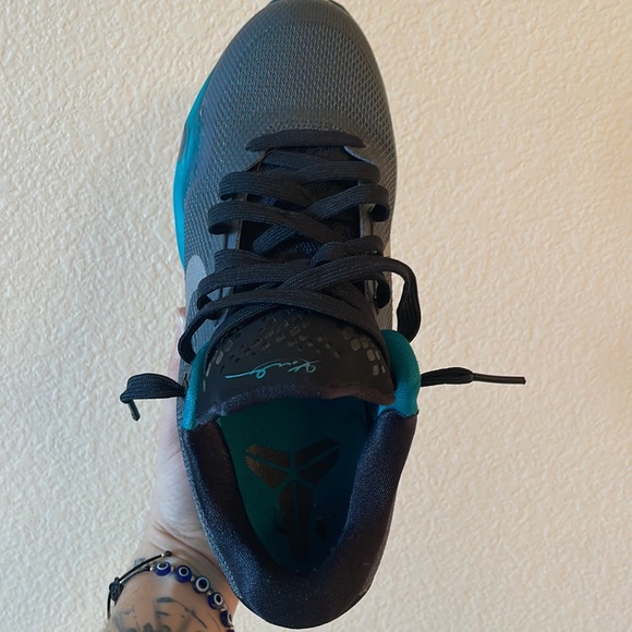 Kobe 10 Radiant Emerald - Picture 3 of 5